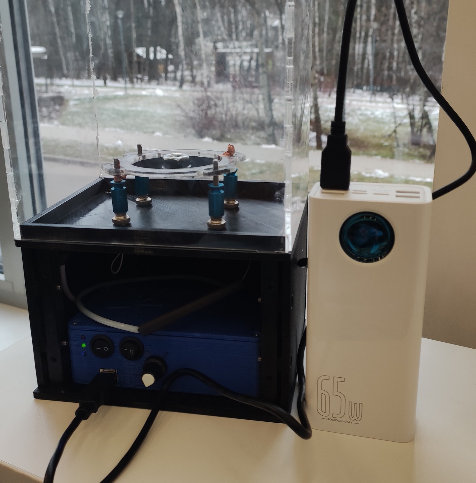 Портативный высоковольтный блок до 5 кВ с питанием от обычного power bank и тестовый образец: мембранная пленка-актуатор