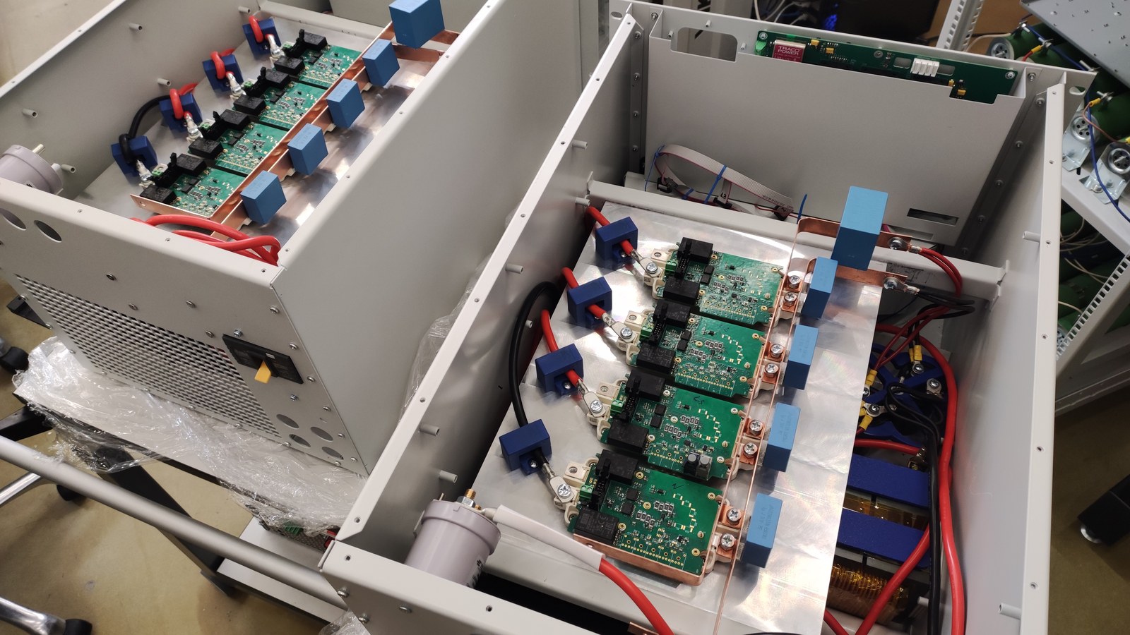 Драйверы IGBT-модулей полумостов в устройствах Energy Hub