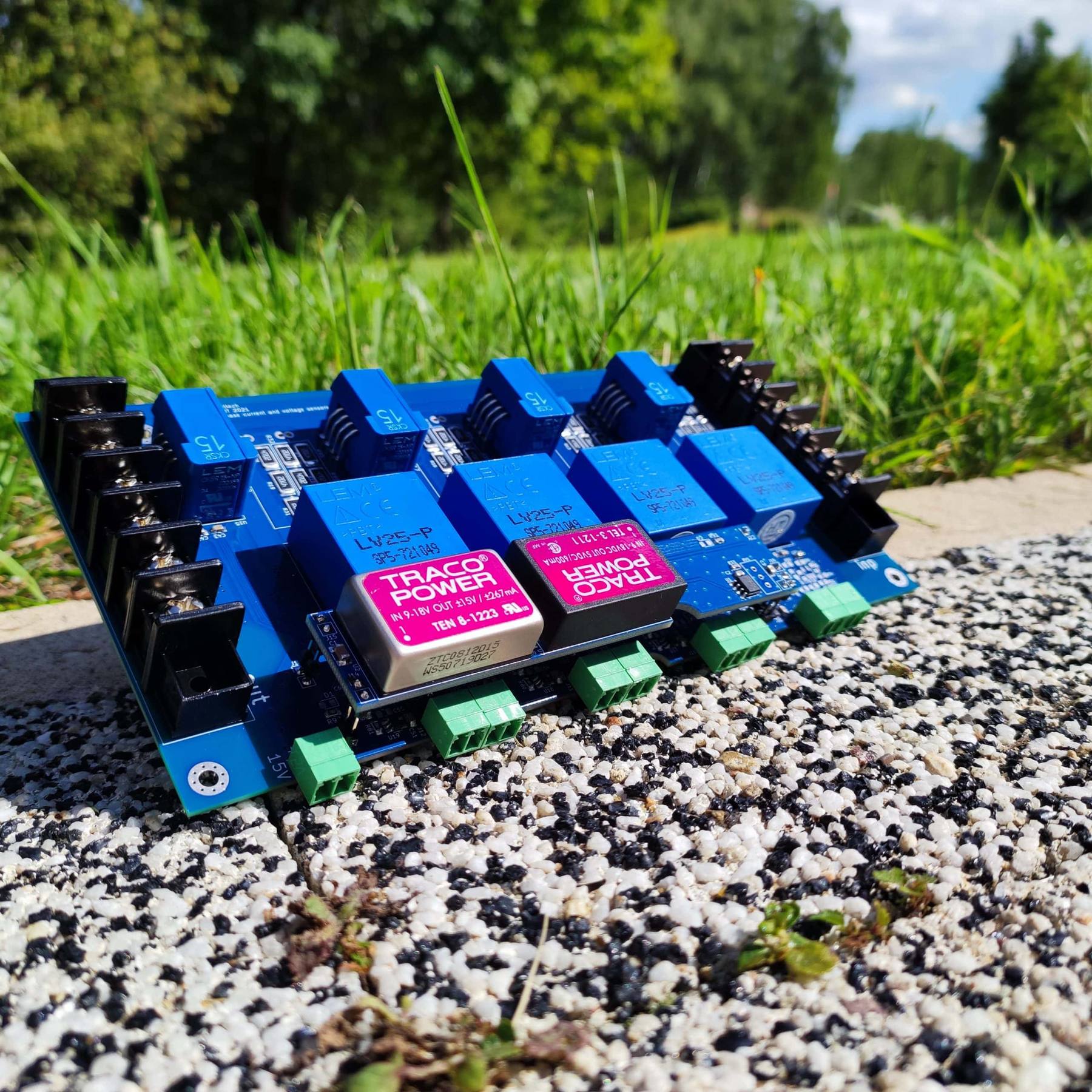 Three-phase analog measurement front end, general view
