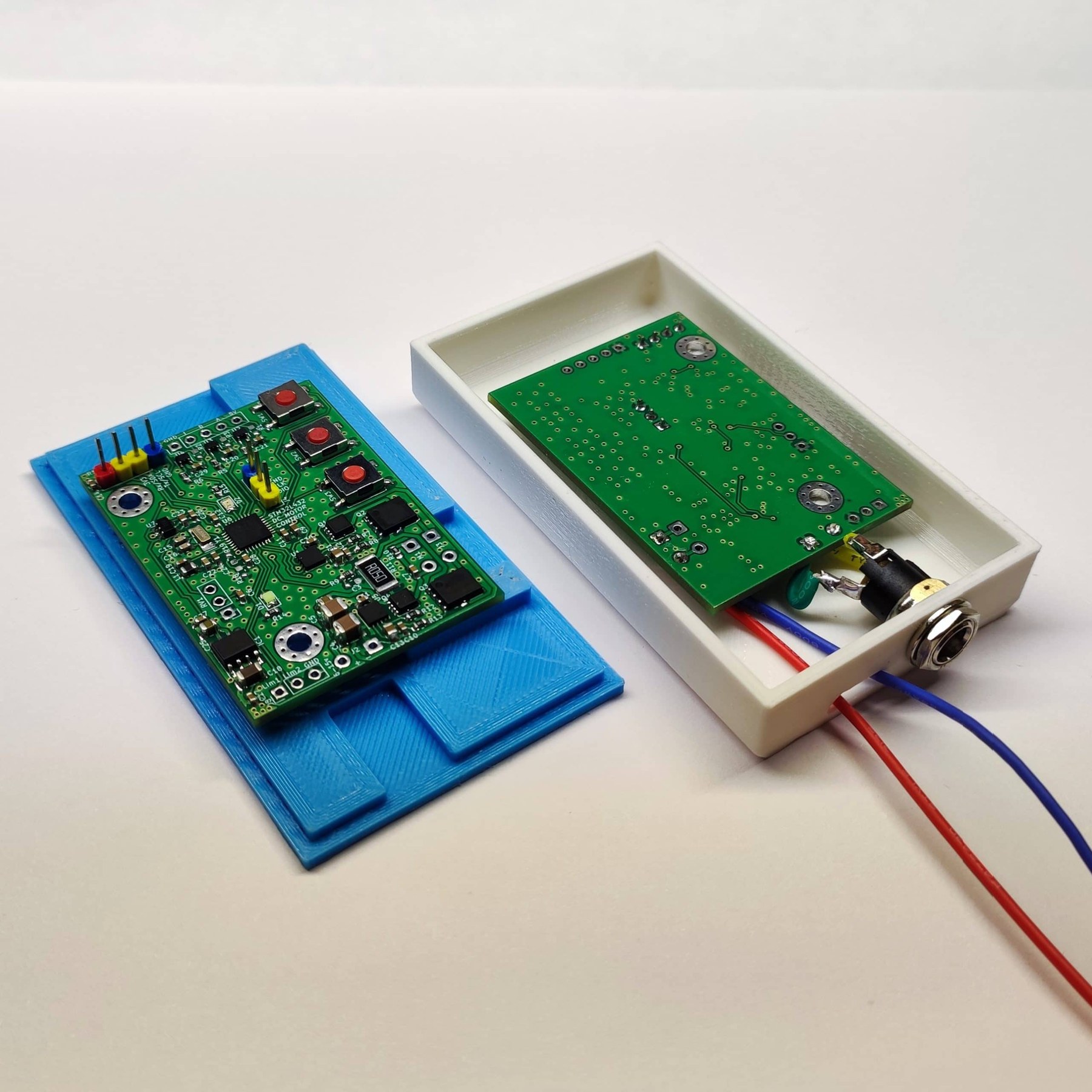 Vacuum cell controller board based on an STM32L432 microcontroller